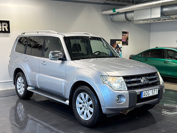 Mitsubishi Pajero 4 of 25