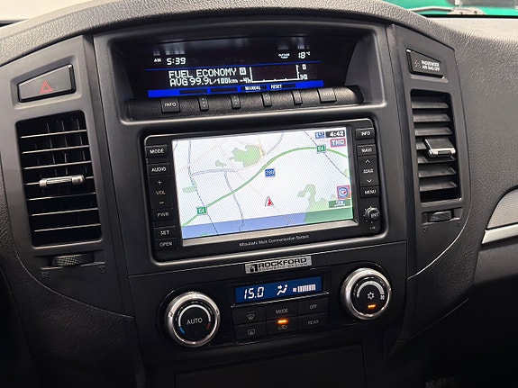 Mitsubishi Pajero 21 of 25