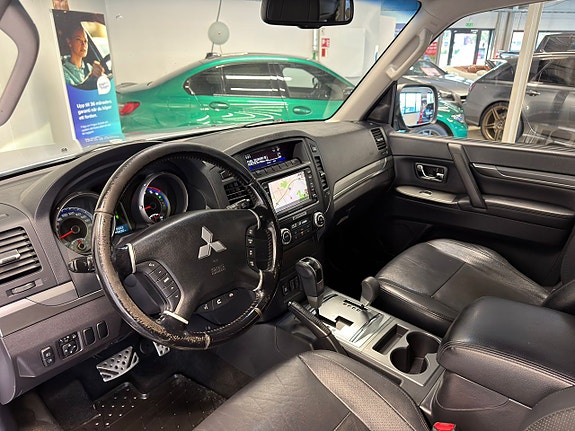 Mitsubishi Pajero 11 of 25