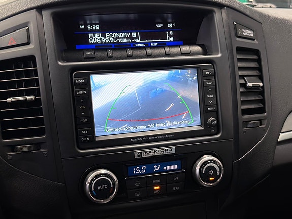 Mitsubishi Pajero 22 of 25