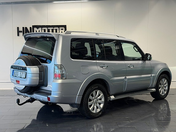 Mitsubishi Pajero 6 of 25