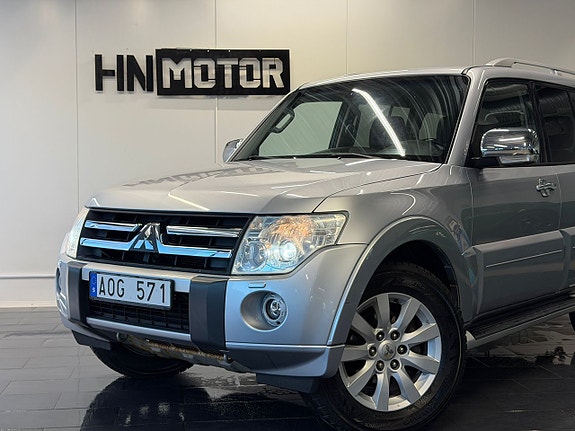 Mitsubishi Pajero 2 of 25