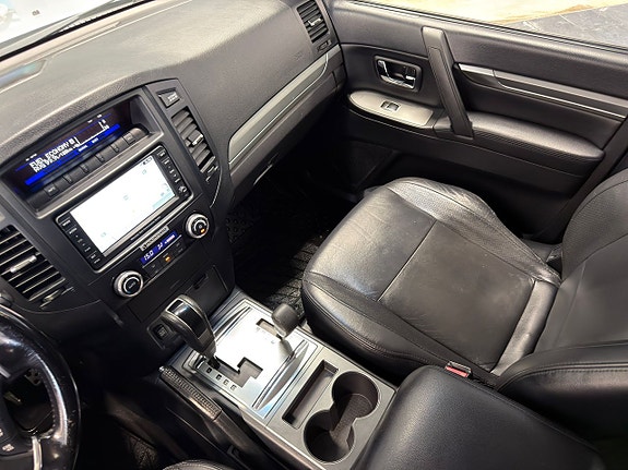 Mitsubishi Pajero 18 of 25