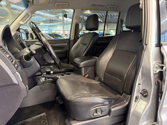 Mitsubishi Pajero 13 of 25