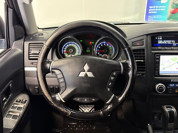 Mitsubishi Pajero 16 of 25
