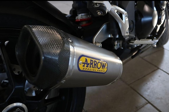 Triumph SPEED TRIPLE 2 of 5