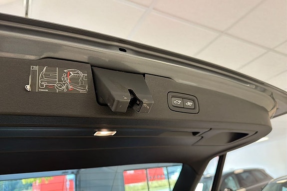 Volvo V60 Cross Country 24 of 27