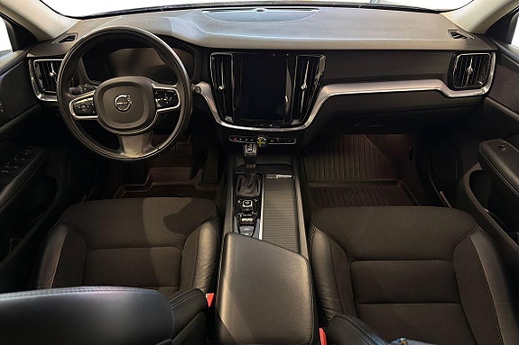 Volvo V60 Cross Country 10 of 27