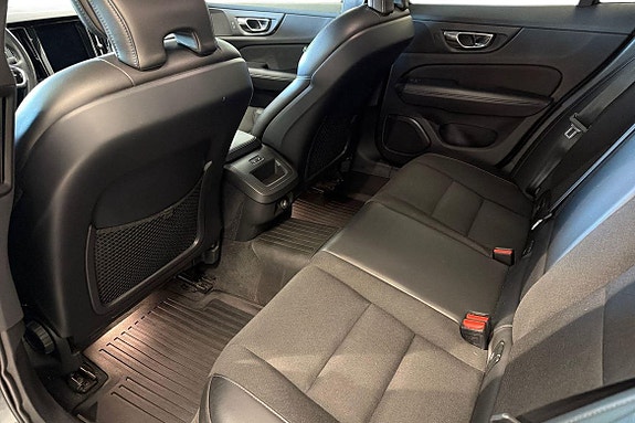 Volvo V60 Cross Country 13 of 27