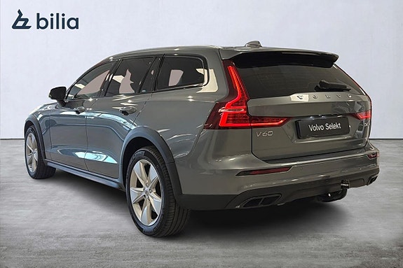 Volvo V60 Cross Country 2 of 27