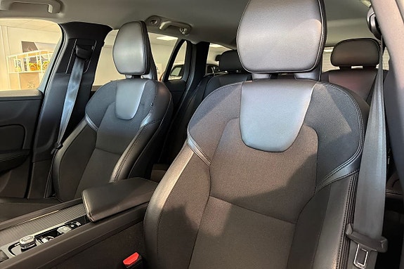 Volvo V60 Cross Country 23 of 27