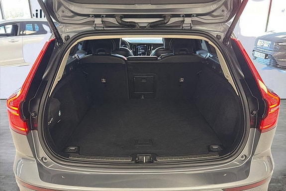 Volvo V60 Cross Country 12 of 27
