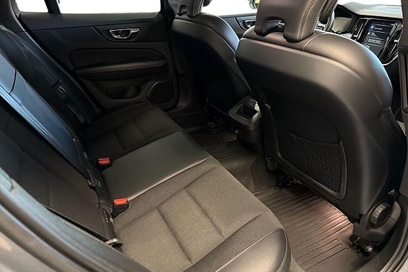Volvo V60 Cross Country 9 of 27