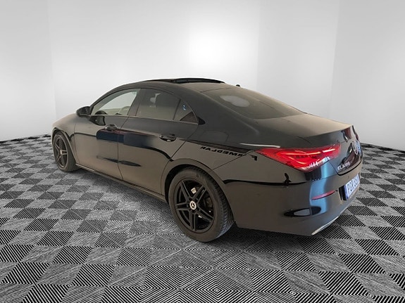 Mercedes-Benz CLA180 3 of 9