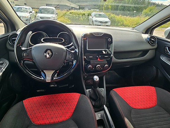 Renault Clio 6 of 7