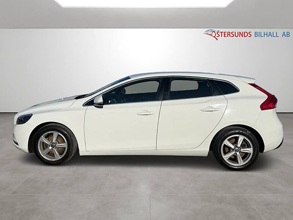 Volvo V40 4 of 11