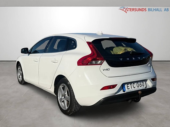 Volvo V40 7 of 11