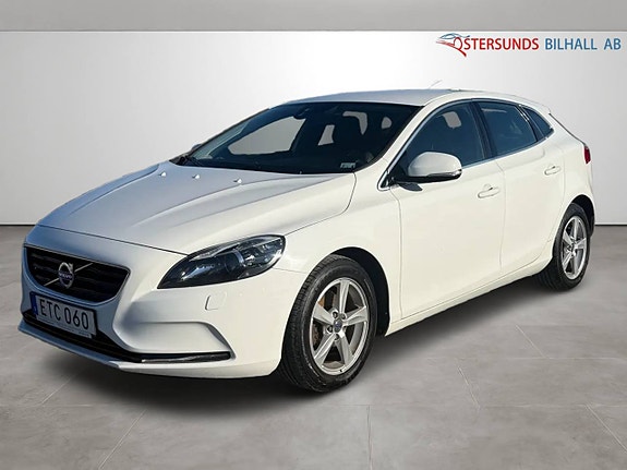 Volvo V40 3 of 11