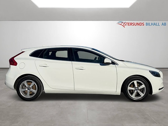 Volvo V40 6 of 11