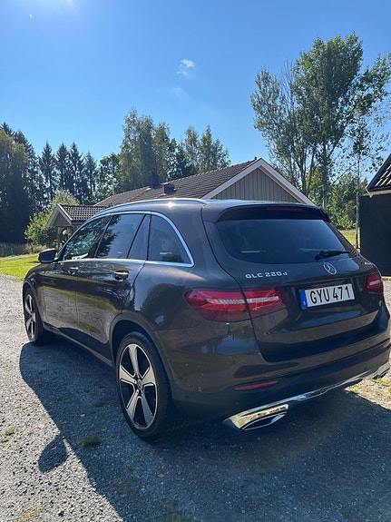 Mercedes-Benz GLC220 d 3 of 7
