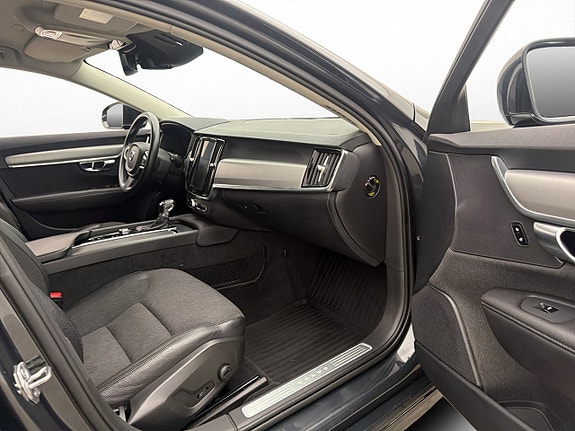 Volvo V90 24 of 30