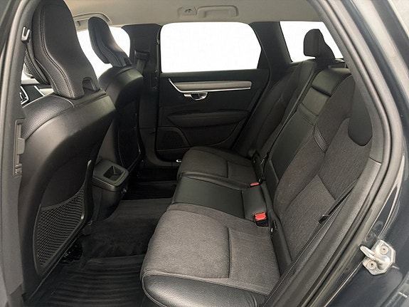 Volvo V90 26 of 30