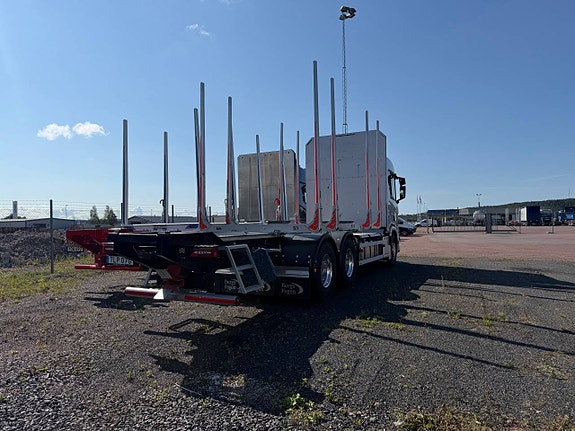 Scania 560R 6x4 timmerbil 2 of 2