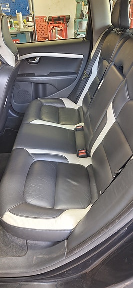 Volvo V70 9 of 14