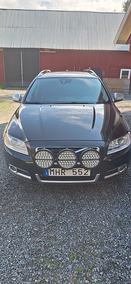 Volvo V70 3 of 14