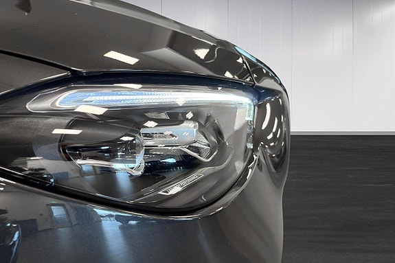 Mercedes-Benz C300 11 of 15