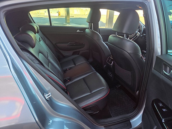 Kia Sportage 10 of 23