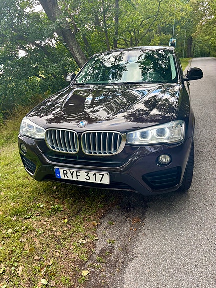 BMW X4 2 of 7
