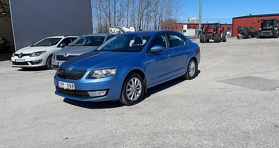 Skoda Octavia 2 of 6