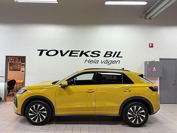 Volkswagen T-Roc 3 of 10