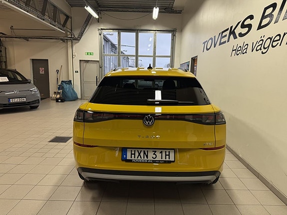 Volkswagen T-Roc 5 of 10