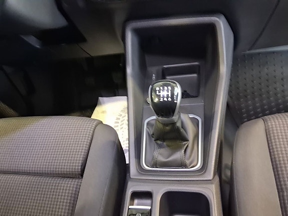 Volkswagen Caddy 7 of 9