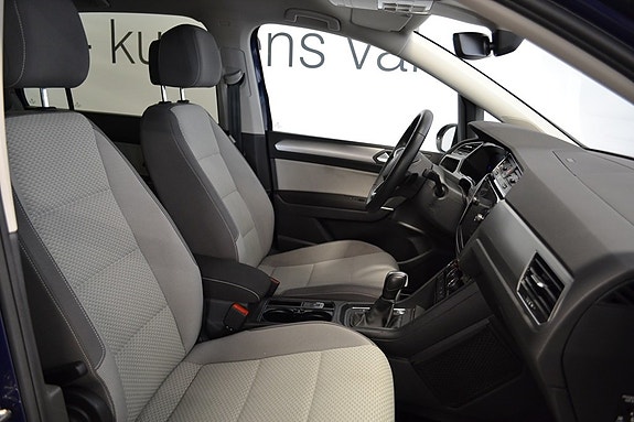 Volkswagen Touran 6 of 13