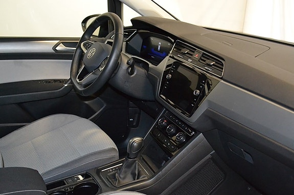 Volkswagen Touran 8 of 13