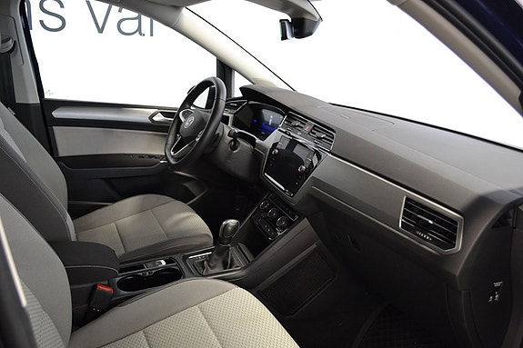 Volkswagen Touran 7 of 13