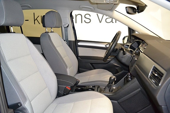 Volkswagen Touran 10 of 13