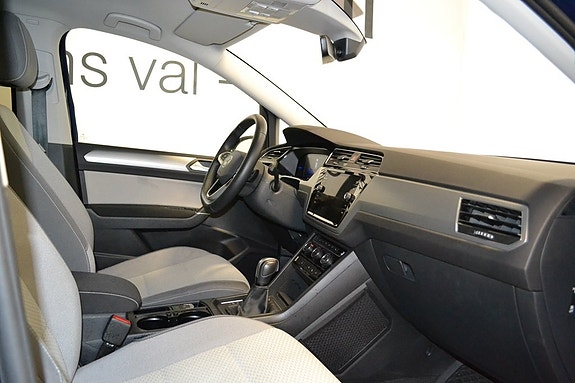 Volkswagen Touran 9 of 13