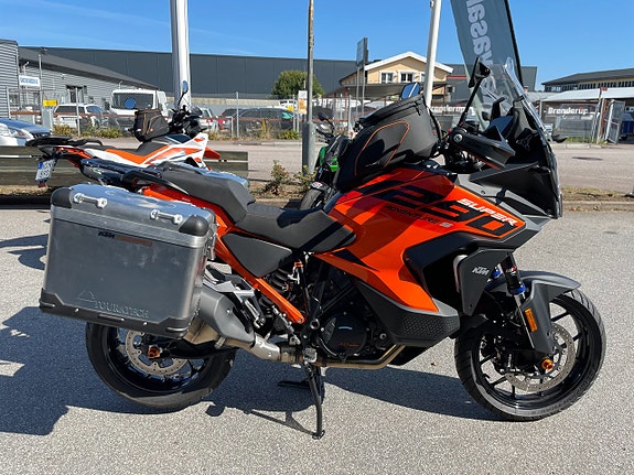KTM 1290 Super Adventure S 2 of 7