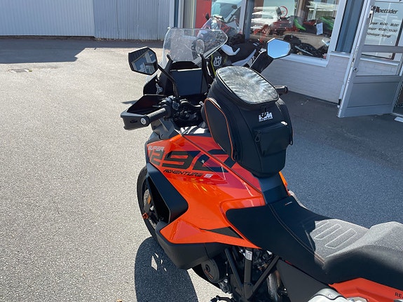KTM 1290 Super Adventure S 3 of 7