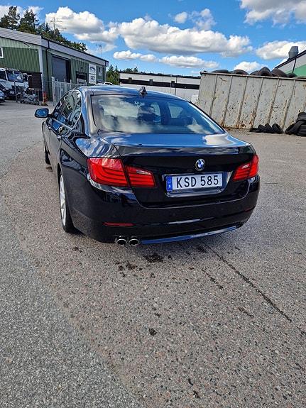 BMW 528i 10 of 11