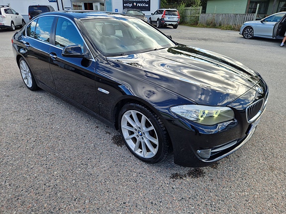 BMW 528i 9 of 11