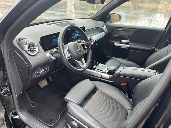 Mercedes-Benz EQB300 2 of 3