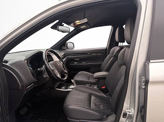 Mitsubishi Outlander 12 of 30