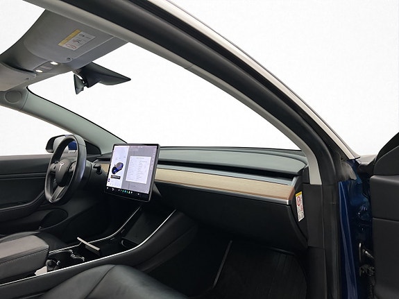 Tesla Model 3 27 of 30