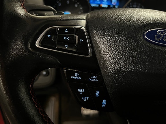Ford Kuga 15 of 26