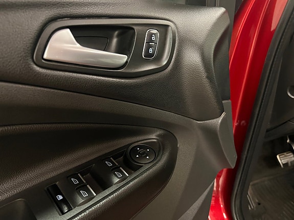 Ford Kuga 10 of 26
